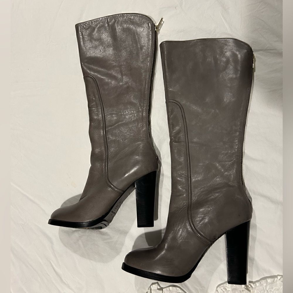 Elaine Turner “Claire” grey leather knee high boots EUC 9.5 gold zipper $475